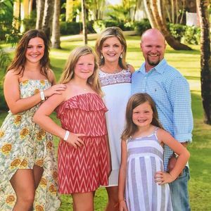 Meet your Posher, Amie